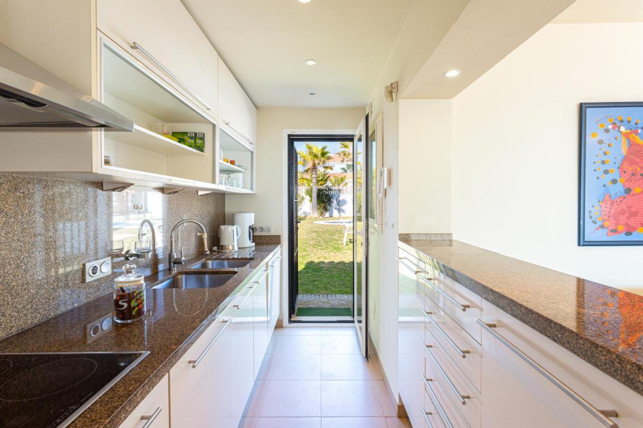 Charming Villa On The Seafront Marbella Exteriér fotografie