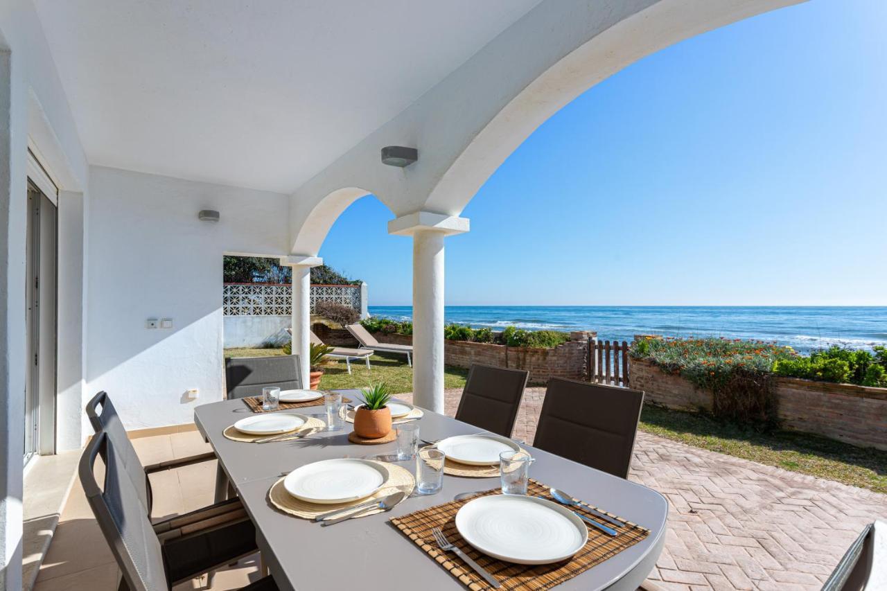 Charming Villa On The Seafront Marbella Exteriér fotografie