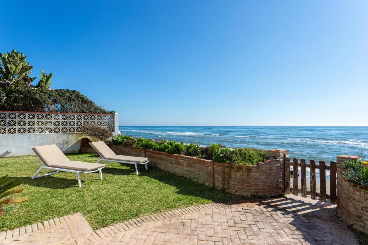 Charming Villa On The Seafront Marbella Exteriér fotografie