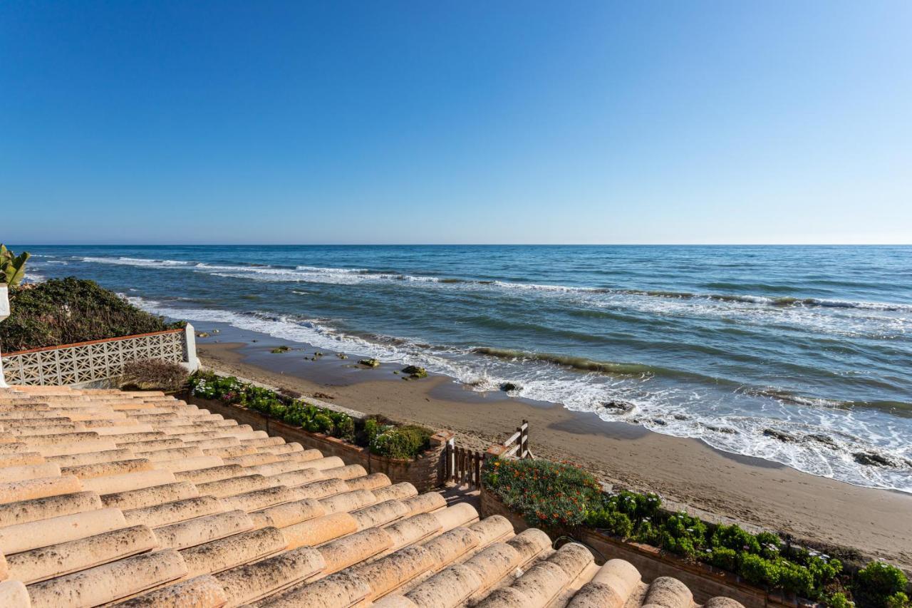 Charming Villa On The Seafront Marbella Exteriér fotografie