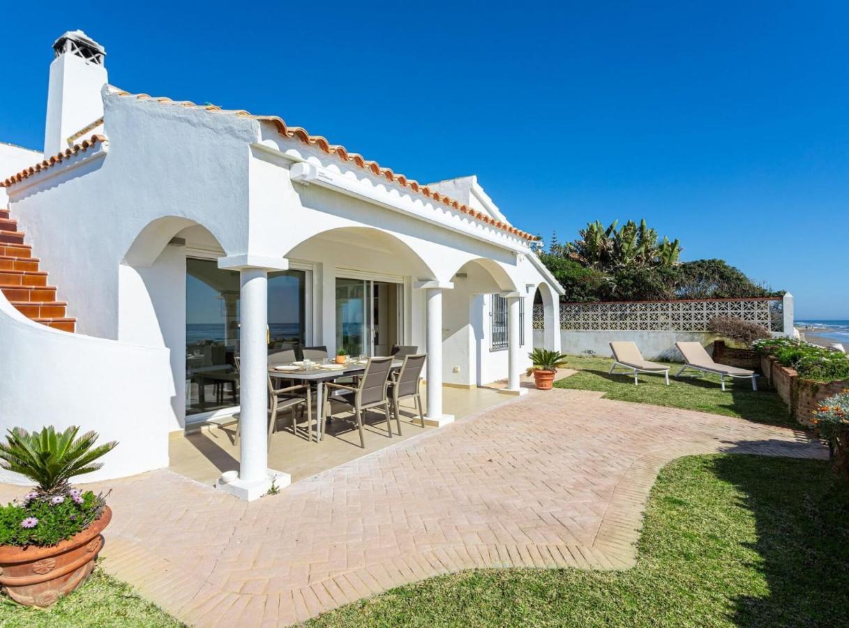Charming Villa On The Seafront Marbella Exteriér fotografie